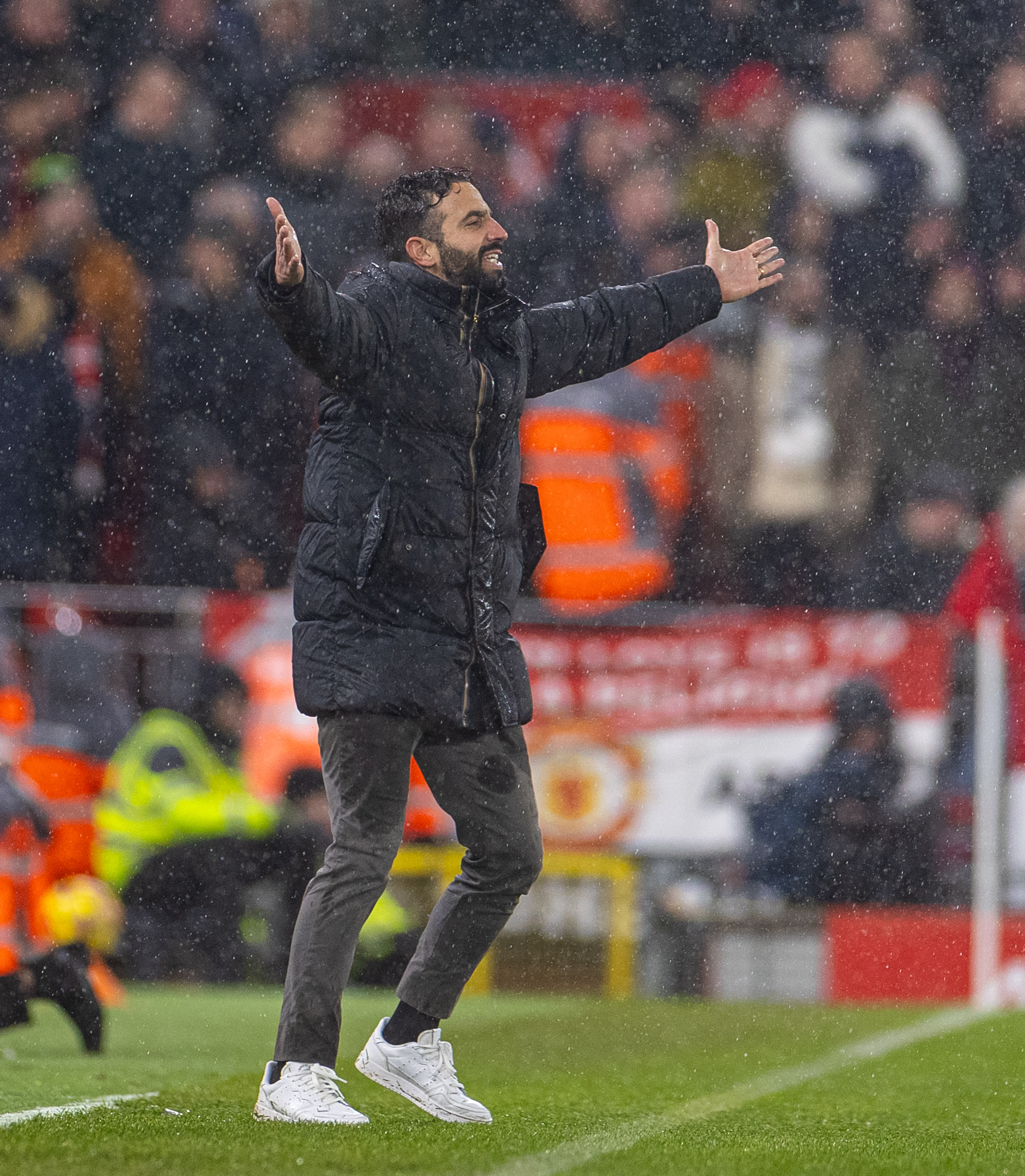 曼联客场势不可挡，实现逆袭取胜