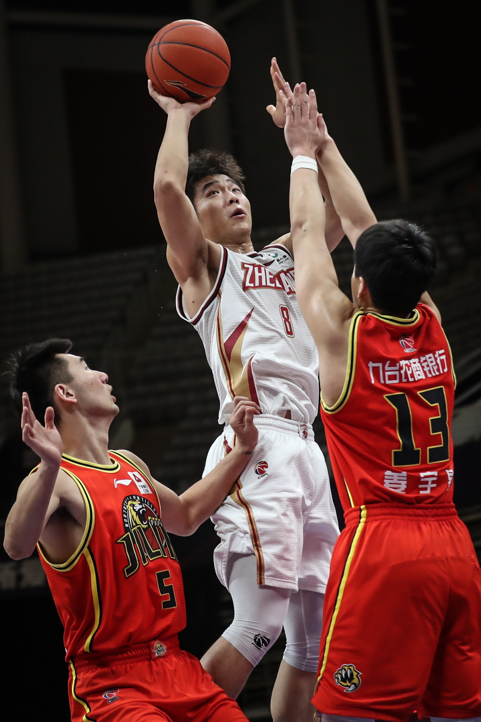 开云体育直播-包含浙江毅腾客场大胜北控，跻身积分榜前列的词条