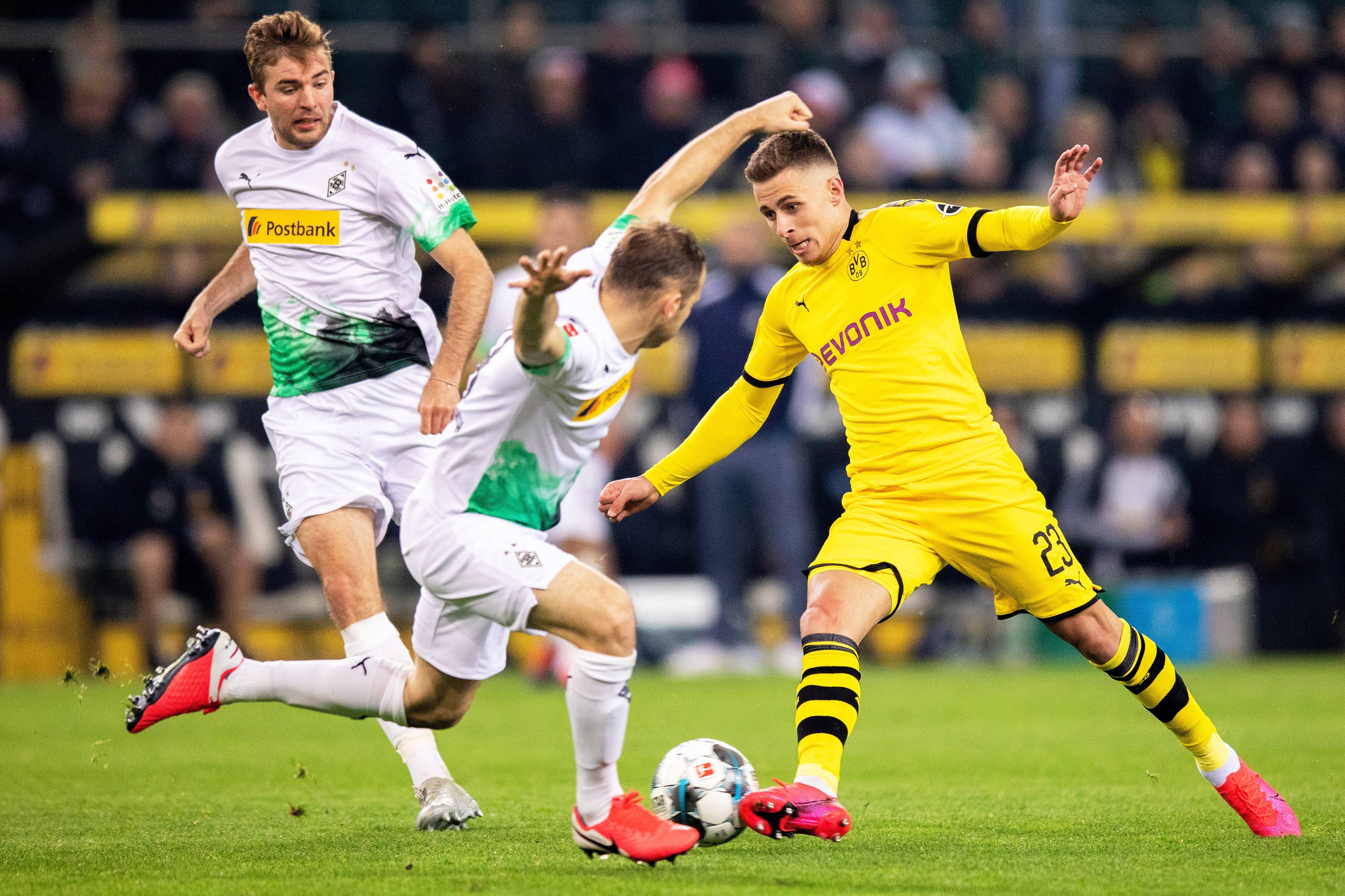 开云官网-包含沙尔克主场负于门兴格拉德巴赫，德甲前景黯淡的词条