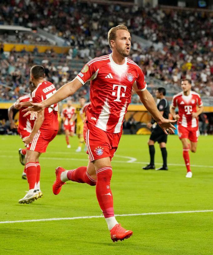 包含拜仁慕尼黑再次压哨绝杀，追赶冠军梦想的词条