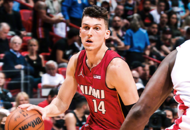 深圳队横扫热火，陶汉林惊艳四座的简单介绍