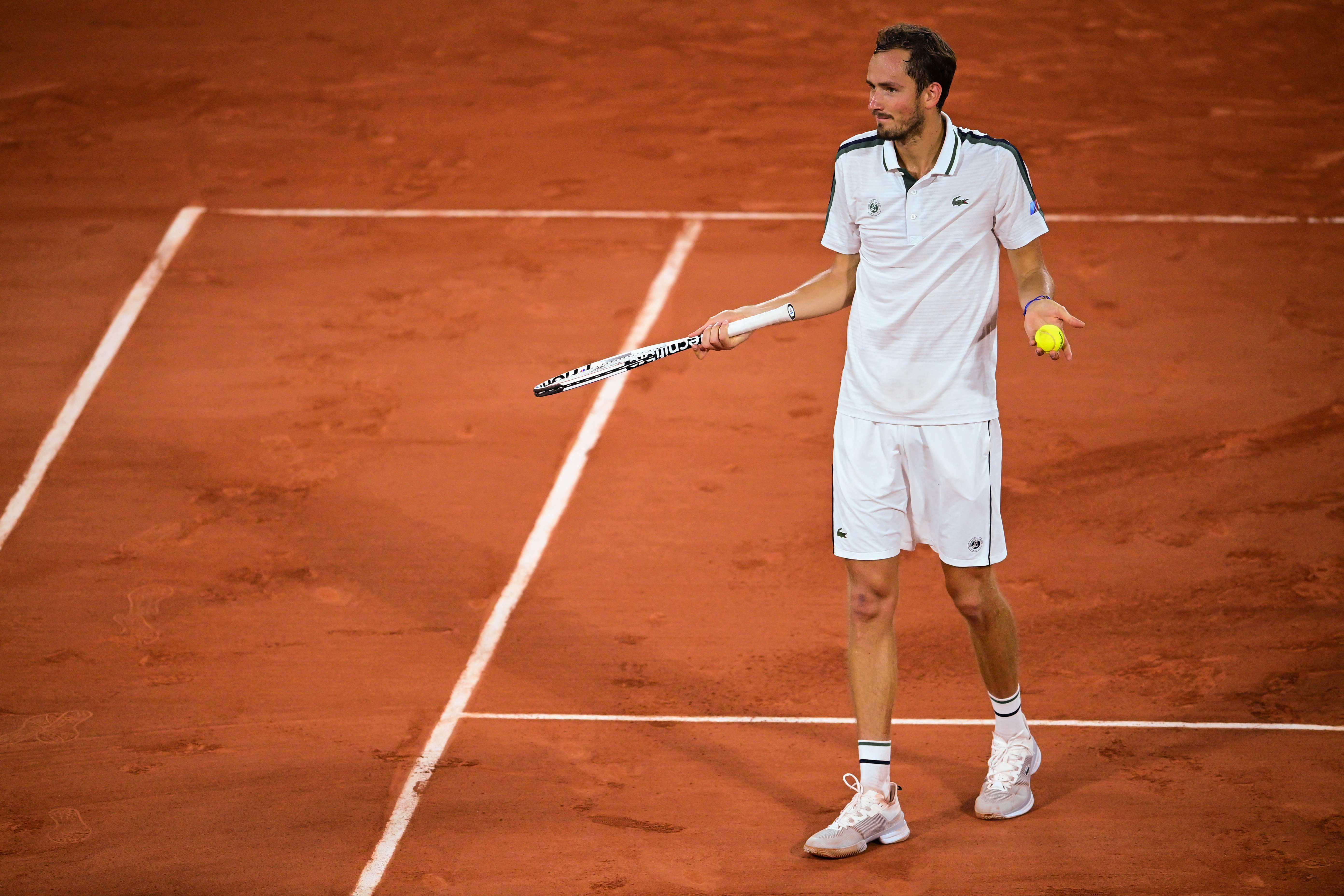 戴维斯杯完胜法网,梅德韦杰夫关键制胜的简单介绍 戴维斯杯完胜法网,梅德韦杰夫关键制胜的简单介绍