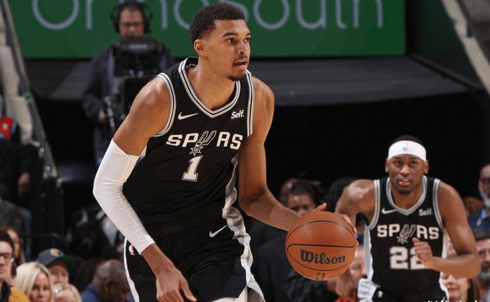 包含猛龙逆转马刺，莫兰特刷新纪录的词条