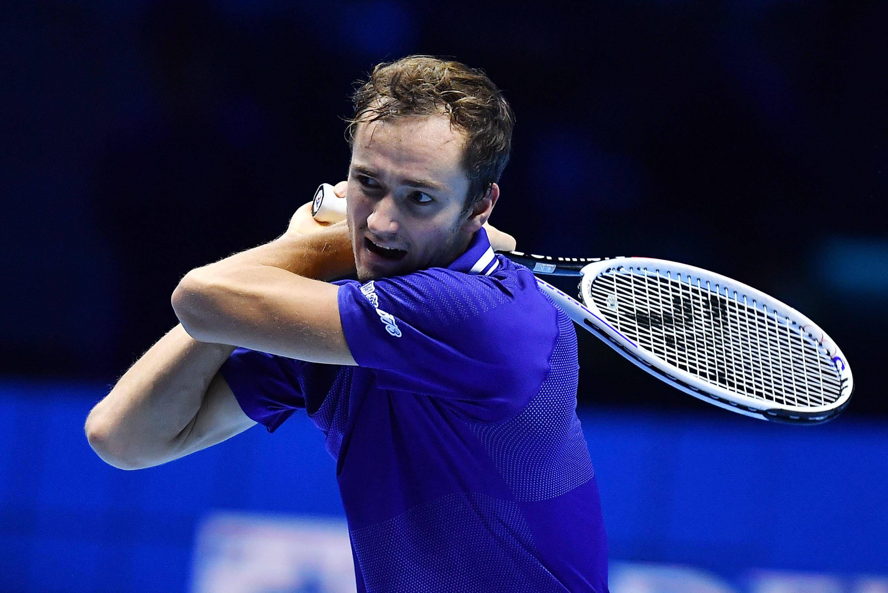 ATP总决赛险胜联合杯，梅德韦杰夫高光表现