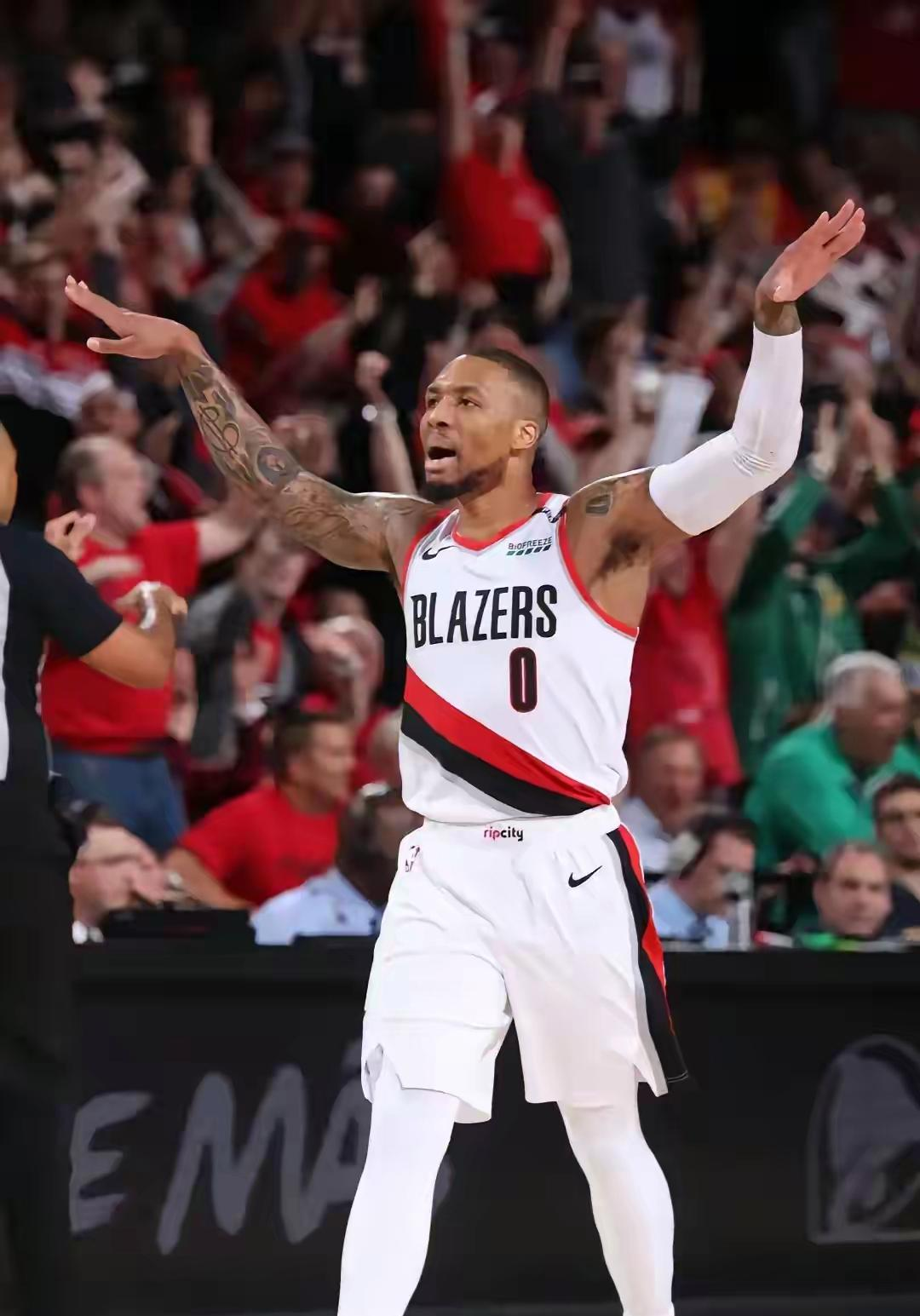 湖人翻盘太阳，哈登点燃赛场的简单介绍