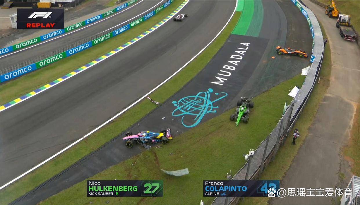 关于阿斯顿马丁鏖战威廉姆斯，维斯塔潘带队取胜的信息