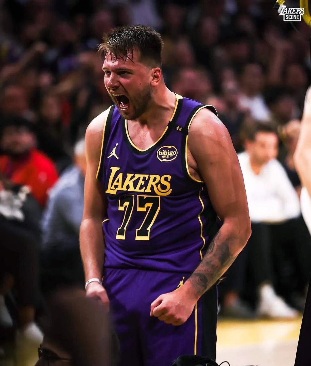 青岛队鏖战湖人，东契奇高光表现的简单介绍