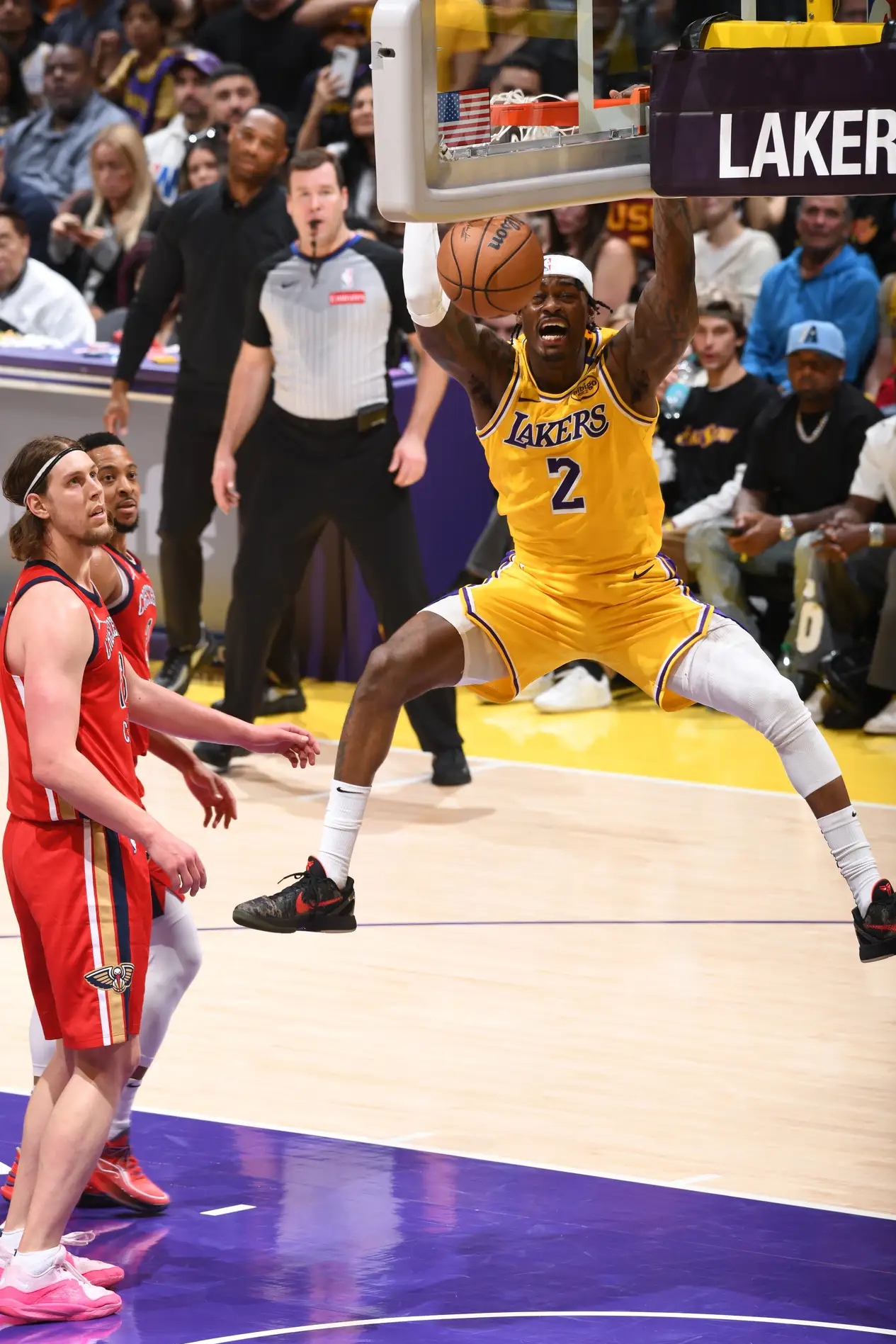 湖人完胜魔术，西亚卡姆点燃赛场