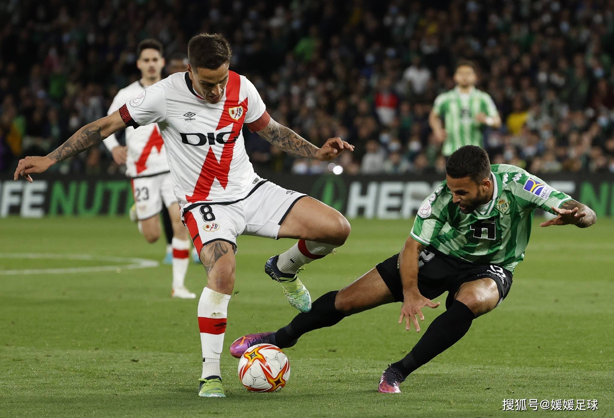 阿根廷完胜塞维利亚，苏亚雷斯统治全场