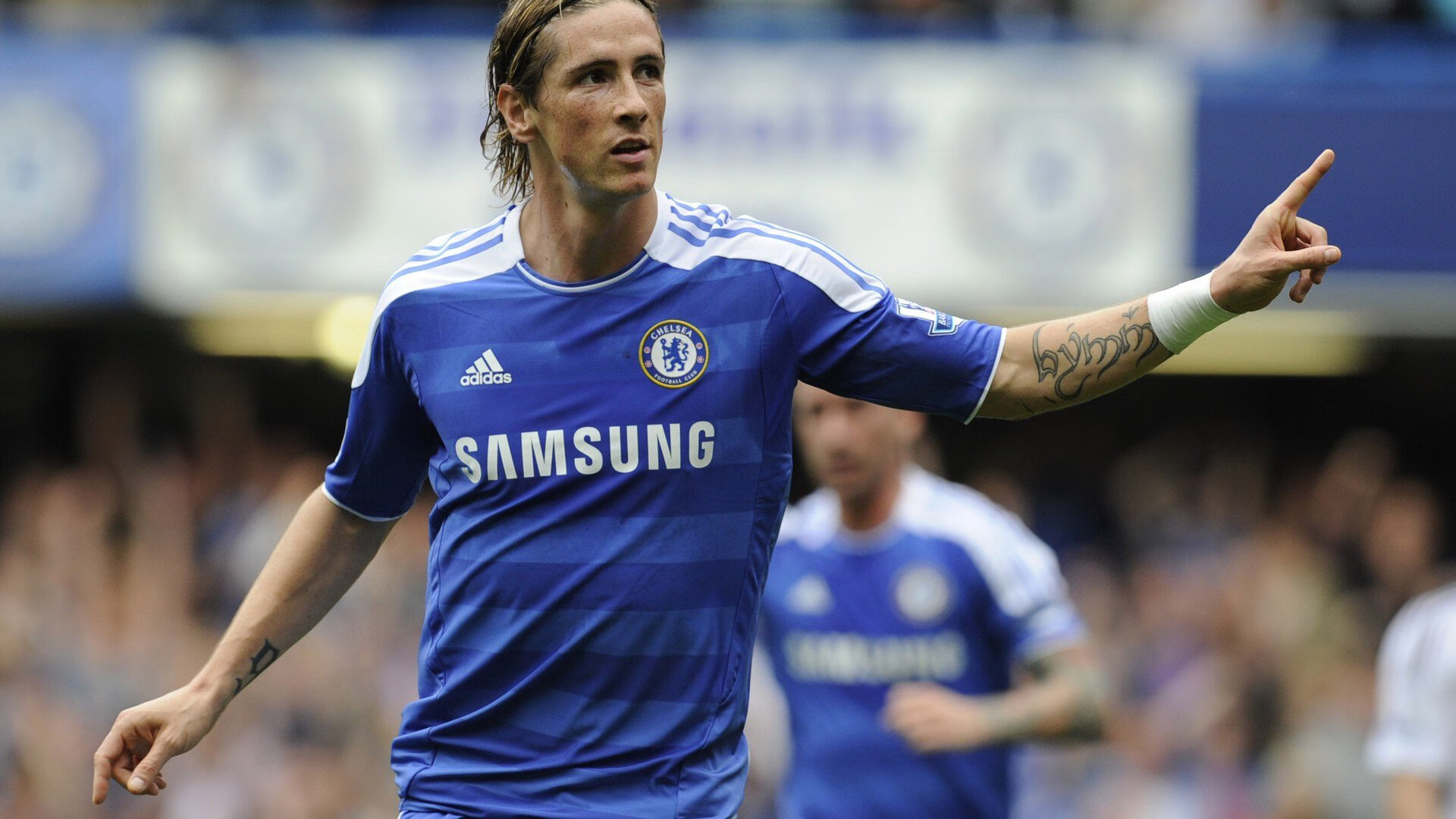 跨界竞技场，从CBA骑士的火焰到德甲篮板的雷鸣—小贾伦的双面征服